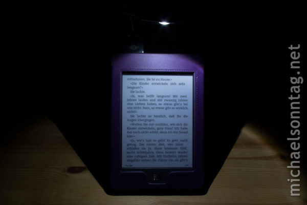 WEDO LED-Leselicht für eBook-Reader - bei Nacht